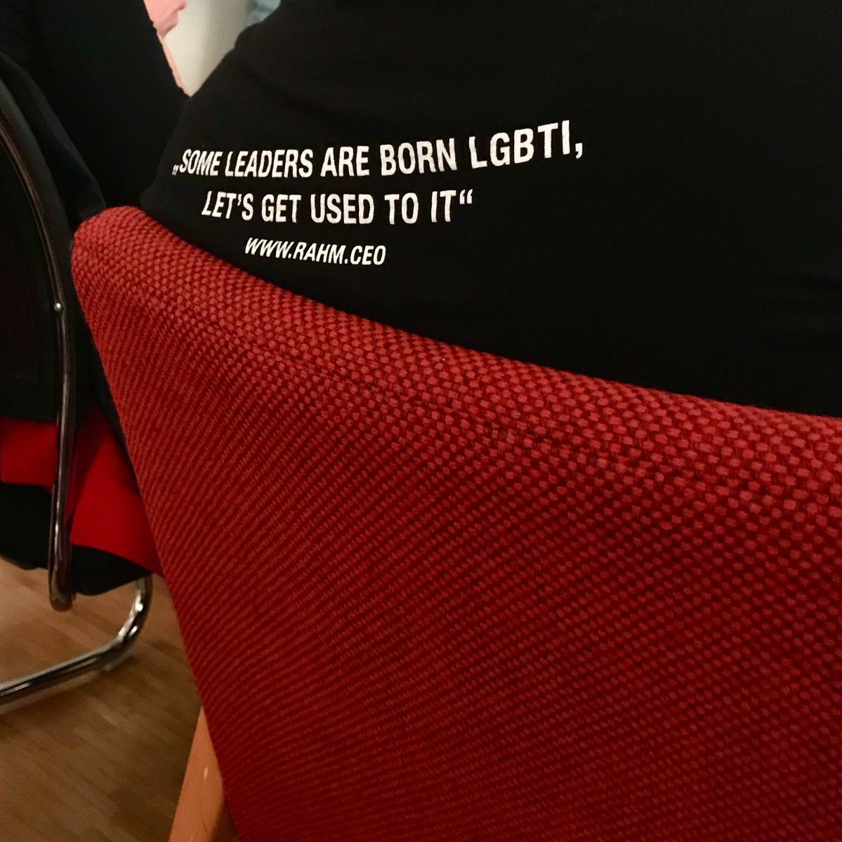 _johnq's tweet image. Spotted last night at @UNICORNSINTECH : this AWESOME slogan from @rahm_ceo 👏🏳️‍🌈#unicornsintech #LGBTQI #LGBTI #gaysintech #Berlin