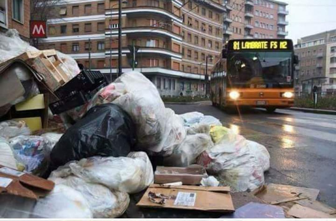 mariellaM5S's tweet photo. Questa è la #MilanoDaBere, però nessuno ne parla, ovviamente... ma  #AccaNisciunEFess! #Sapevatelo...
#IoVotoM5S, unica speranza, per me #Certezza!
#lariachetira #coffeebreakla7 #tagadala7 #ottoemezzo #PortaAPorta #lineanotte https://t.co/zKxnca9xWs