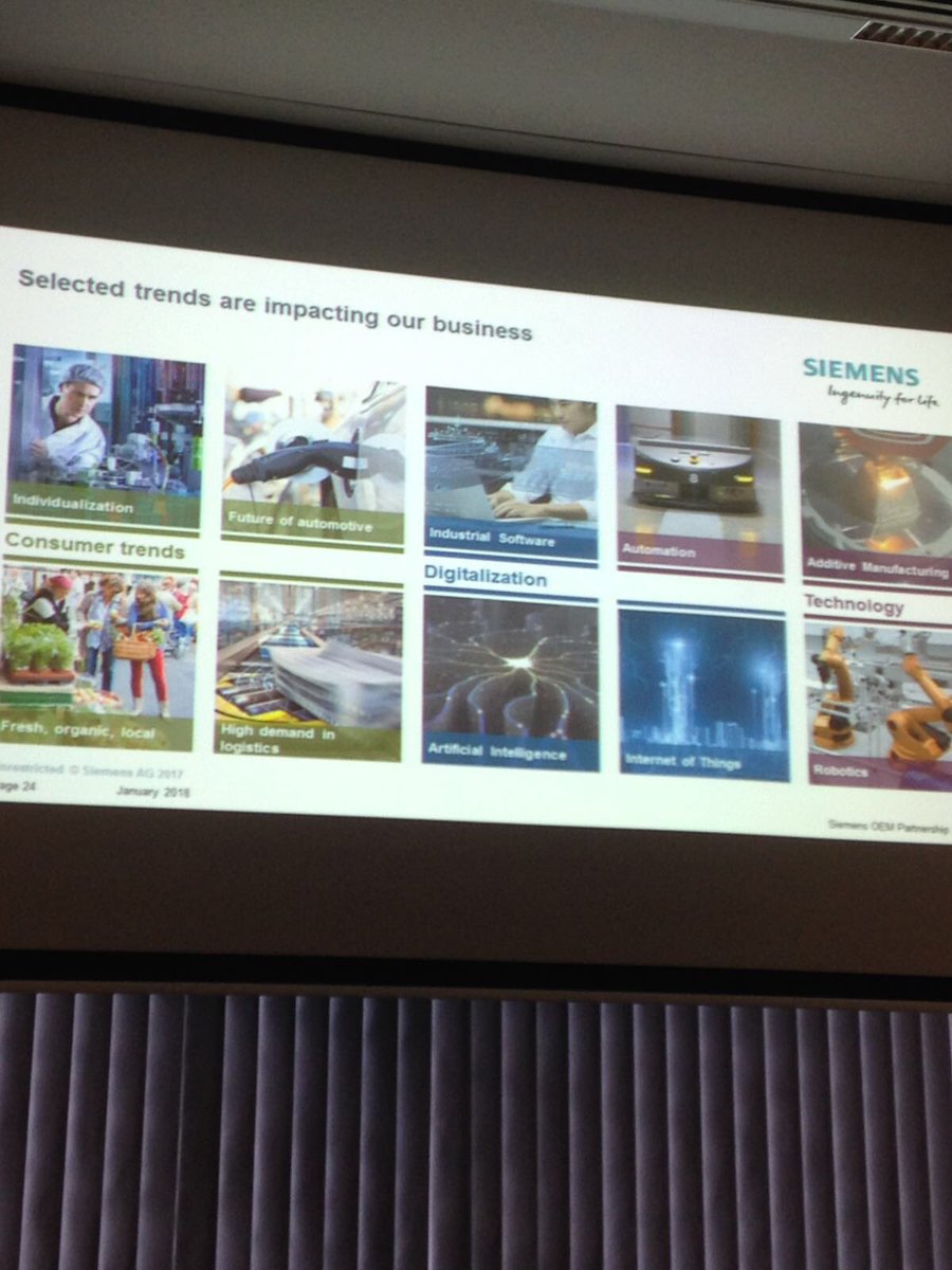 PVanEekenrode's tweet photo. Industrialisering 4.0! @Siemens reikt de hand aan @GO_onderwijs met boeiende uiteenzettingen over digitalisering! GO TA Halle draagt steentje bij met voorstelling GenZ-project! #sgr9 #visie #inspiratie #technoplus https://t.co/mPZZBOmG8Q