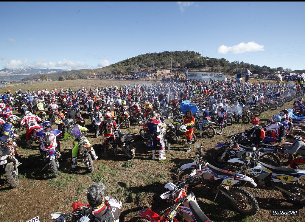 baSSellaexperts's tweet photo. Falta una semana! Más de 1.200 inscritos... ¿Te lo vas a perder?🙈

 #bassellarace2018 #br1 #bassella #enduro #gas #endurorace #carrera #endurance #endurobike #endurolife #enduroworld #enduroracing #trail #mud #bassellaexperiences https://t.co/1U0gEJxXPa