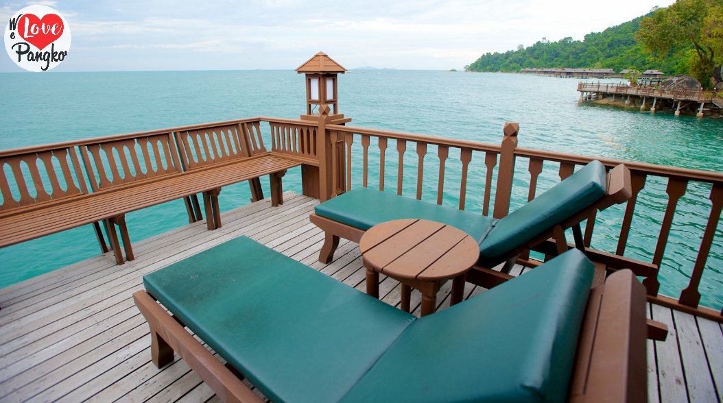 Pemandangan dari balkoni bilik Pangkor Laut Resort. Sesuai buat pasangan yang mencari destinasi honeymoon. 
#pangkorisland #beautifulisland #jompangkor #destinasipilihan #tourismperak