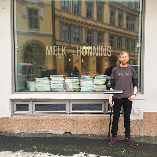 #nyBedriftskunde! Det arealeffektive kontoret til <a href="/melkoghonning/">Randi Tyvold</a> er vår nye bedriftskunde 😃 Melk&amp;Honning blir kalt Norges ledende nettsted for motenyheter, og har siden oppstarten i 2015 opplevd kraftig vekst i bransjen.
.
Areal: 40 kvm.
Vasketid: 40… ift.tt/2DLEQ4L