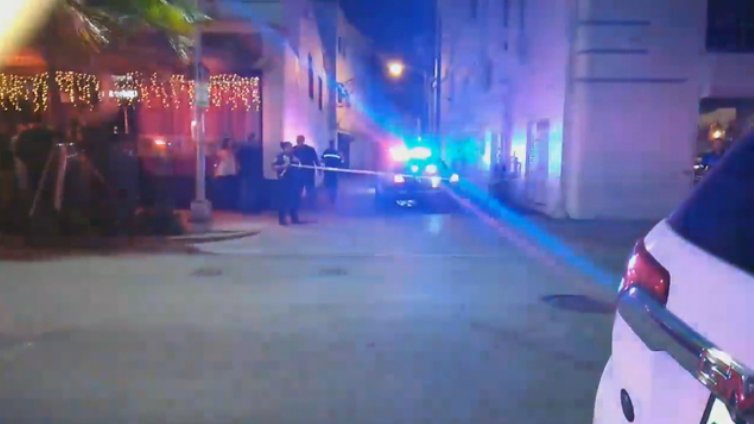 Man dies after being shot in Miami Beach alley bit.ly/2DCHmqL?utm_so… https://t.co/rLYNkVZ2P8