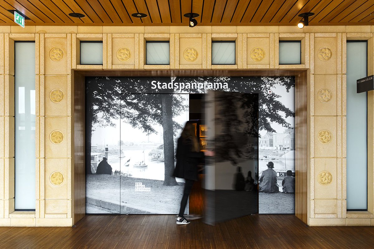 MuseumArnhem's tweet photo. Tijdens de #Arnhemse #UITnacht openen wij het #Stadspanorama op de 5de verdieping van @RozetArnhem. Wees welkom! Inloop 18:30 uur / start programma 19:00 uur in auditorium. #Stadsdichter @JesseLaport is erbij! https://t.co/sJkPK6Aibb
