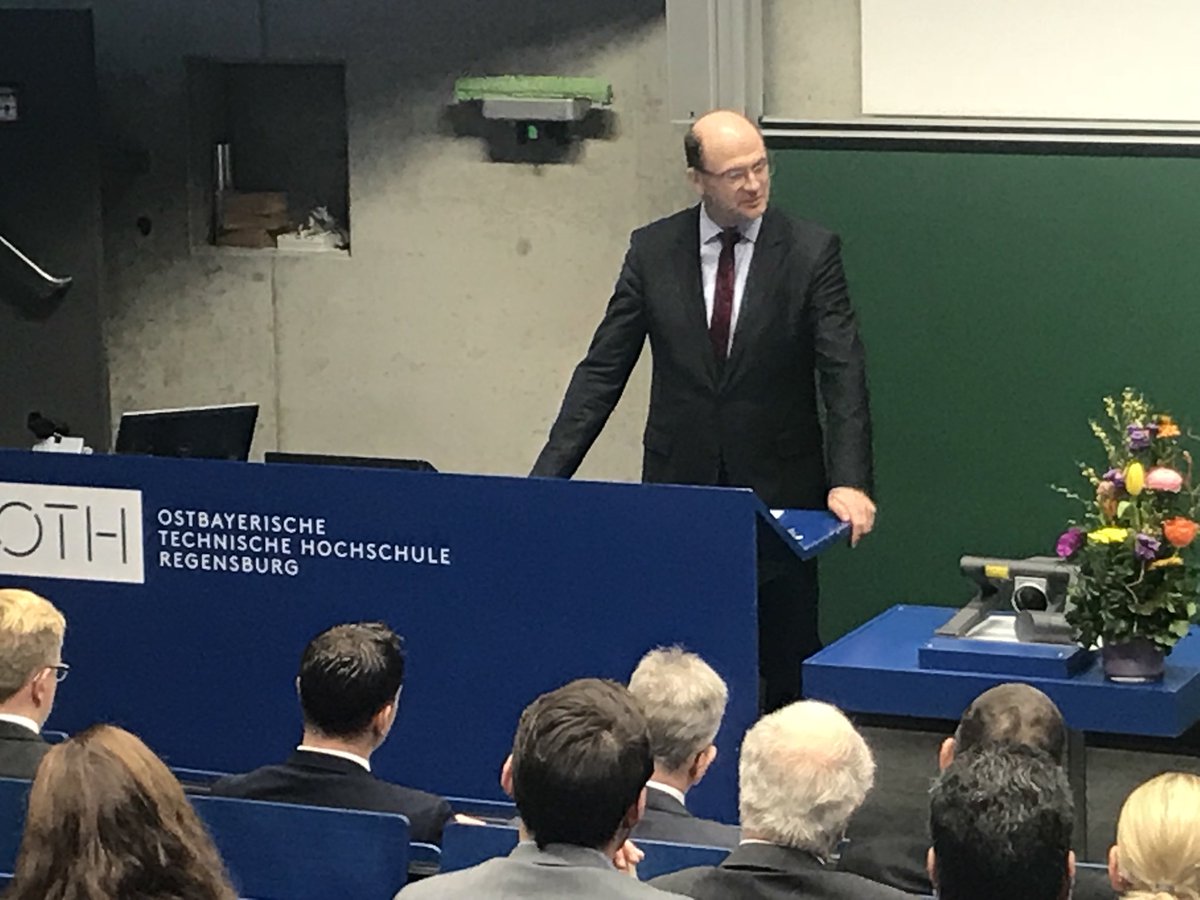 OTH_Regensburg's tweet photo. Kooperation besiegelt bei Projekt  #TRIO #Exzellenz #Wissens- und Technologietransfer #Innovative Hochschule #BMBF mit Finanz- und Heimatstaatssekretär Füracker an der #othregensburg #oth_regensburg #hawlandshut #unipassau #othaw #thdeggendorf #uniregensburg #bayernlabs #ihk #hwk https://t.co/nFfMmiDB9V