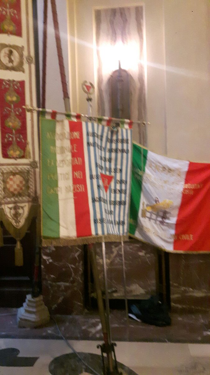A Palazzo Marino con tanti ragazzi delle scuole di #Milano per onorare  #Giornodellamemoria, giorno ancor più significativo in tempi in cui non è così scontato non si ripeta tragedia del passato.