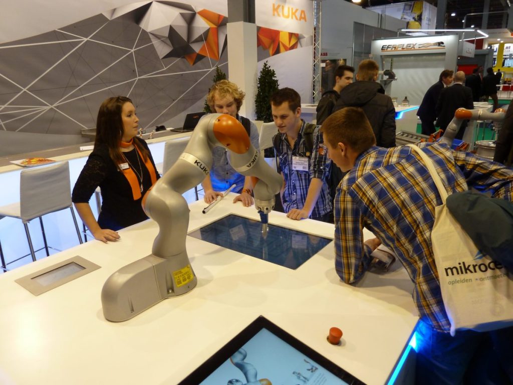 TechniShow en ESEF geënt op innovatieve kennisoverdracht at-aandrijftechniek.nl/algemeen/techn…