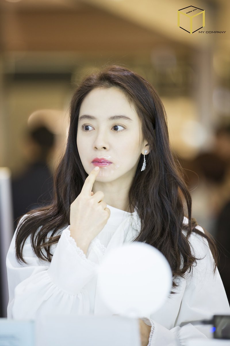 RmCandyAlliance's tweet photo. 180120 Song Ji Hyo for CELDERMA fansign event~ https://t.co/9YHrvlPX1F
