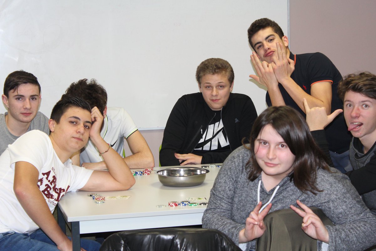 Hier soir, POKER ! 
#alternance #apprentissage 
@UNMFREO <a href="/FRMFR_PDL/">MFR PDL</a> <a href="/MFRvendee/">MFR de Vendée</a>