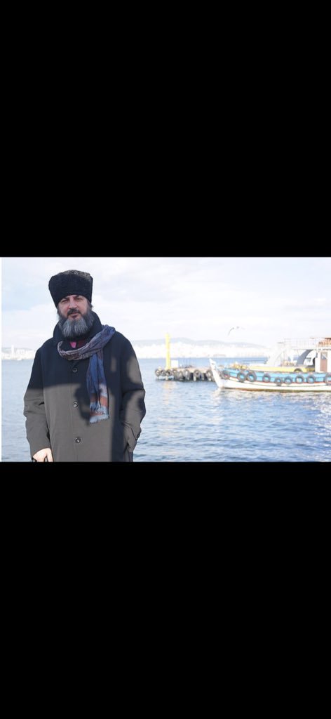 Bu gotograftakiler sen degilmisin <a href="/celikerisci/">Çelik Erişçi</a> Sen bu topluma çeşitli kılıklarla girerek hem kendini hemde hayranlarını zaten mahvettin