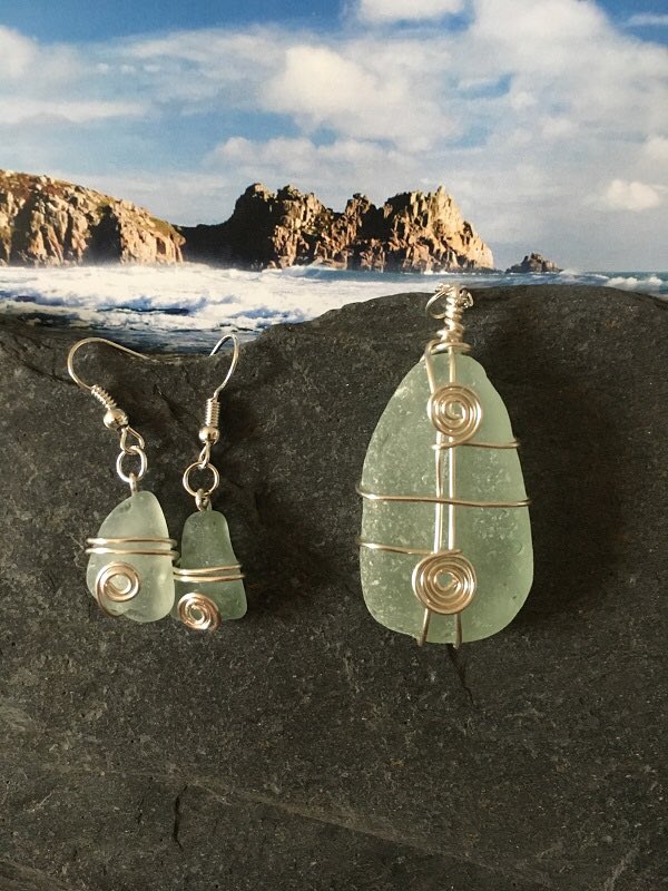 ArgyllSeaGlass's tweet photo. #Win this #Argyllseaglass jewellery set in time for #ValentinesDay Just RT &amp; FOLLOW to enter. Ends 30/01 More sets available at https://t.co/6JfHhNcKZo with 10% off with code VALENTINE #FreebieFriday #FridayFeeling #FridayMotivation #FF #HHLunch https://t.co/NDBEWxYuzb