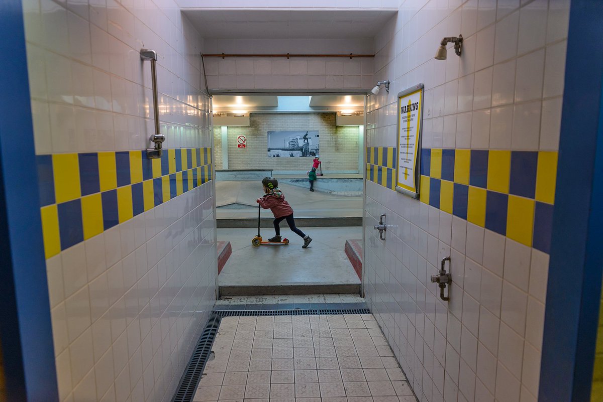 Sport_England's tweet image. This disused swimming pool has been converted into a skate park for young and old.

Here's the story of how two friends have made it a roaring success 👉 sportengland.org/campus