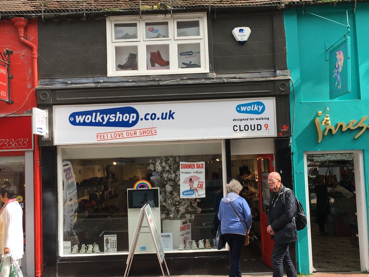 Before and after of a shop front we installed in Brighton. <a href="/brighton/">BrightonCollectibles</a> <a href="/brightonlanes/">Lanes Traders Group</a> <a href="/windowsandoors/">Windows and Doors</a> <a href="/SussexCountyWin/">SussexCountyWindows</a> <a href="/shopfront/">shopfront</a> <a href="/aluminium/">AluminiuM</a>