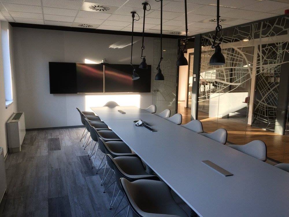 ¿Estás buscando el espacio ideal para ubicar tu negocio? Disponemos de los mejores locales, oficinas y naves industriales de España. Infórmate aquí goo.gl/UFbtTj