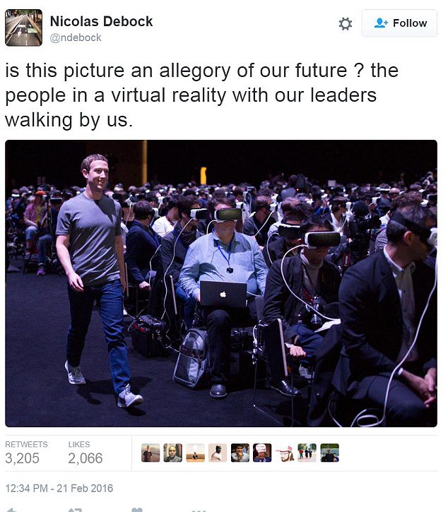 debast_bot's tweet photo. la capture de l'attention de facebook avec la légendaire image de #zuckerberg sous tirant les participants de la réalité. #hnmmi18 https://t.co/s7ZVmrx6MQ