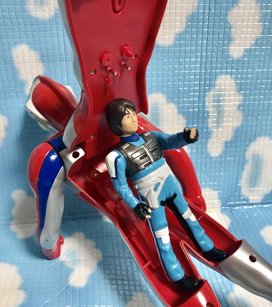 Twitter पर ちょご 4月4日アメイジング商店街 という訳で 今日のおもちゃは 超合身サウンド dxウルトラマンコスモス だ 妙にデカい ウルトラマンコスモスのコロナモードとルナモードの背中をパックリ開けて 杉浦太陽もといムサシ隊員を中に収納するぞ ウルトラ Twitter पर ちょご 4月4日アメイジング商店街 という訳で 今日のおもちゃは 超合身サウンド dxウルトラマンコスモス だ 妙にデカい ウルトラマンコスモスのコロナモードとルナモードの背中をパックリ開けて 杉浦太陽もといムサシ隊員を中に収納するぞ ウルトラ
