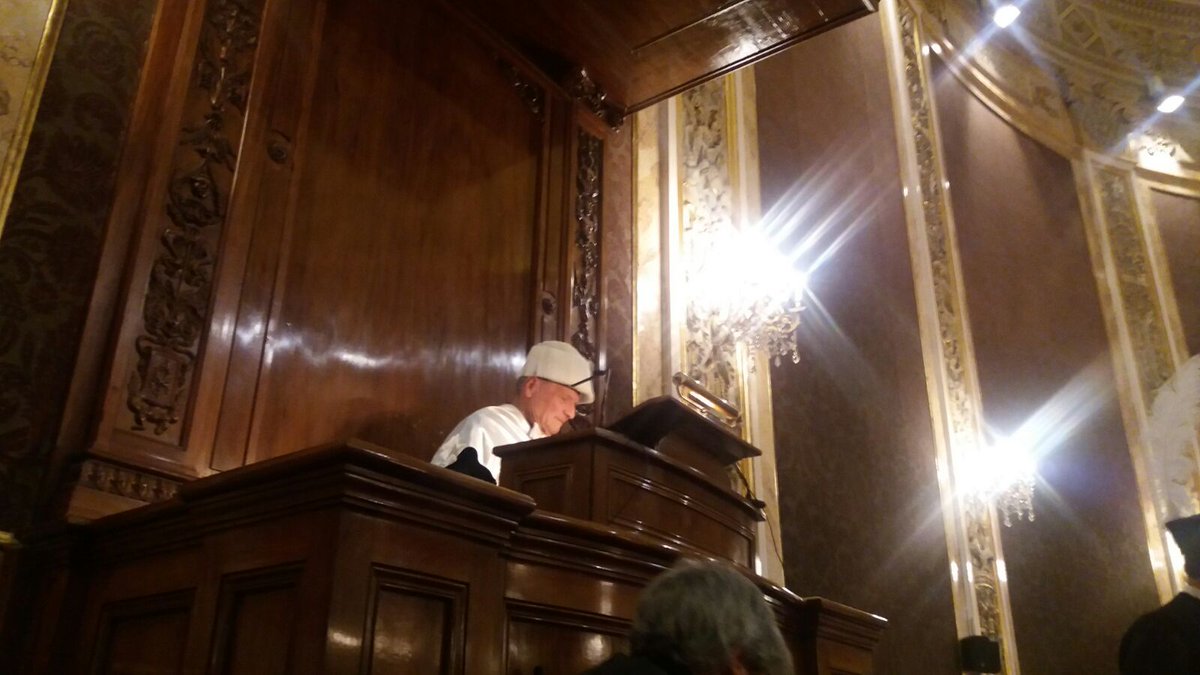 IMAGEN |  El pintor Antonio López, investido doctor honoris causa por  #Universidad Complutense de #Madrid <a href="/unicomplutense/">Complutense</a> 

➡️Con referencia a #CLM en su discurso: "Nunca he visto un lugar construido por el hombre más bello que #Tomelloso" vía <a href="/EvaSoterasRTVCM/">Eva Soteras CMM</a> 
<a href="/Ayto_Tomelloso/">Ayuntamiento Tomelloso</a>