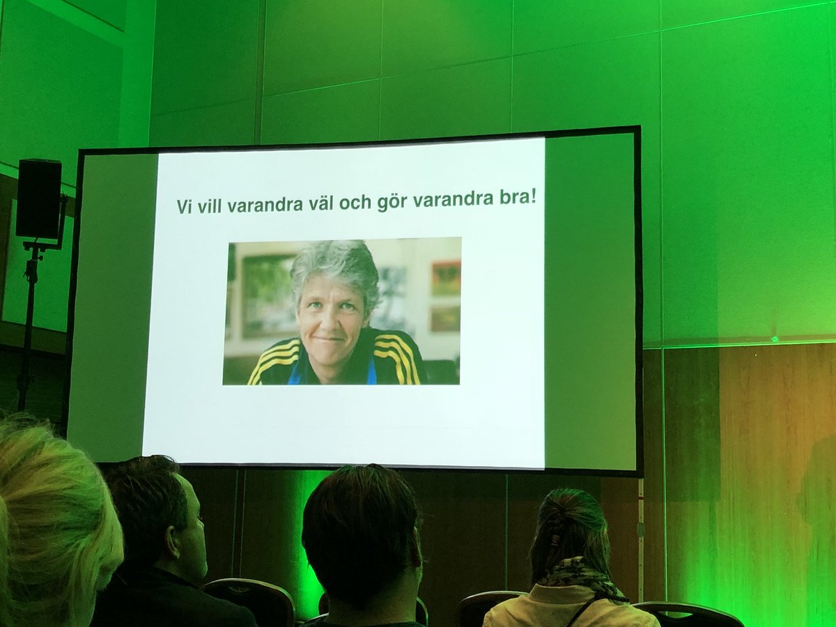 Samikurula's tweet photo. @RektorPeter pratar om vad som är viktigt i en verksamhet. Culture eats strategy for breakfast! Samt citerar Pia Sundhage. Vad händer i en skola där all personal tänker som Pia? #linedu https://t.co/84Rtoqzbxd