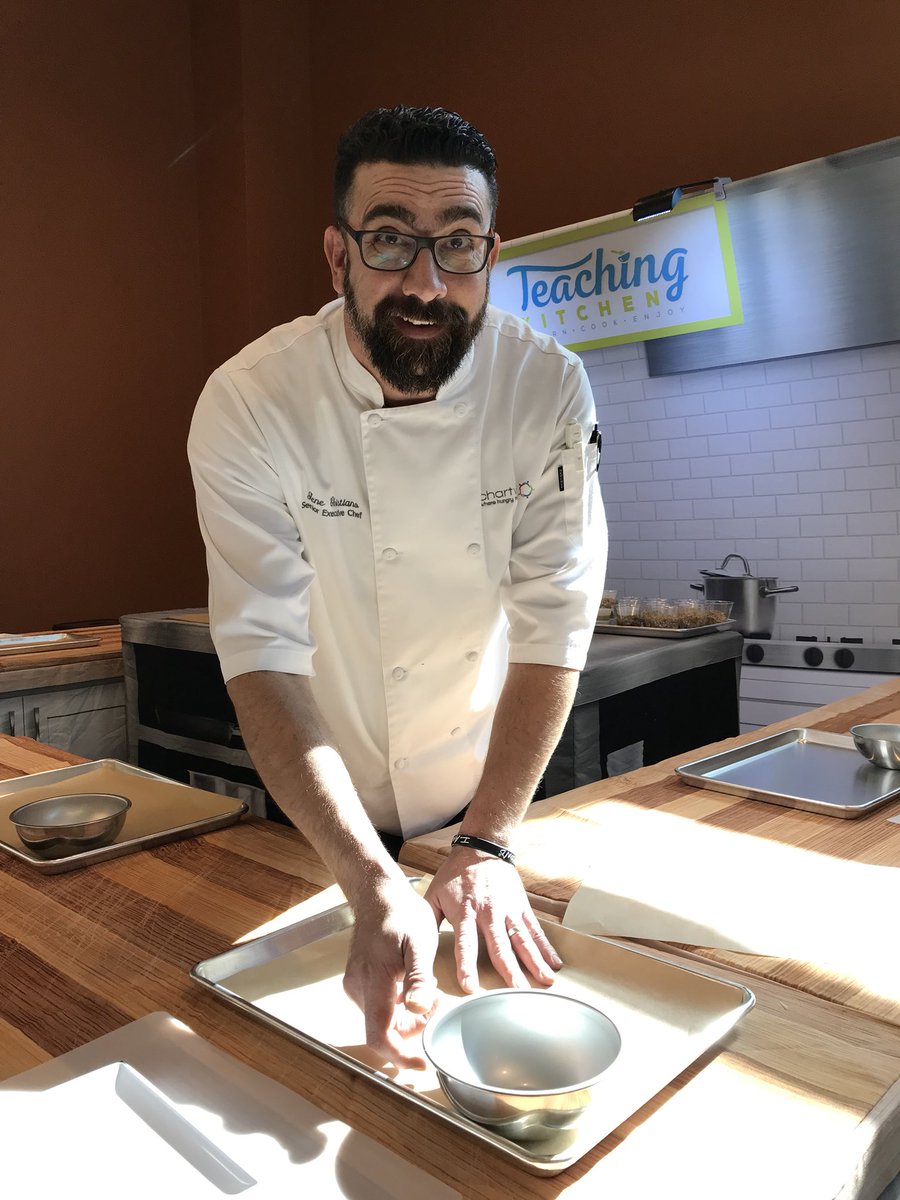 ChristianoGene's tweet image. 1st teaching kitchen class @UTDallasDining yesterday! Got to say our students are pretty creative! @ChartwellsHE #werehungrymindsgather