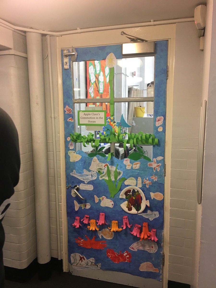 Isabelldegysser's tweet photo. Door decorations visualizing a six week theme @Bowesprimaryschoollondon #linedu #SMKrep https://t.co/XZpsYX8aha