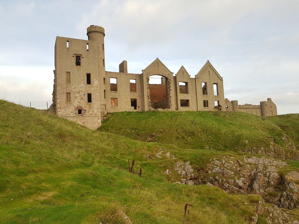 Who fancies a road trip to an often overlooked part of Scotland? 🙌🏼 Check out this 'Aberdeenshire Coastal Trail' blog via <a href="/ScotAdventures/">Susanne Arbuckle</a> buff.ly/2DFenG4 #ScotSpirit #adventure