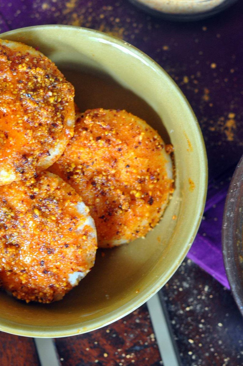 monikamanchanda's tweet photo. Have some time in hand today? Make a batch of this molagapodi and you will get some awesome accompaniment to idlis and dosas on busy weekday mornings! https://t.co/rylaEJVqR6 #recipe #food #molagapodi #makeandstore #SouthIndian https://t.co/GOfvyTe4hY