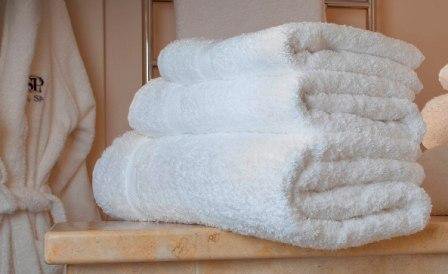 BCSoftwear's tweet photo. Do you need a small top up order for your spa or salon? We have 20% off all single prices. Hurry offer ends on Monday! #sumptuous #spas #salons #spalife #bathrobes #towels #spaexperts https://t.co/ixkGzVEdIg #spadesign https://t.co/WlQJ2RoTX2