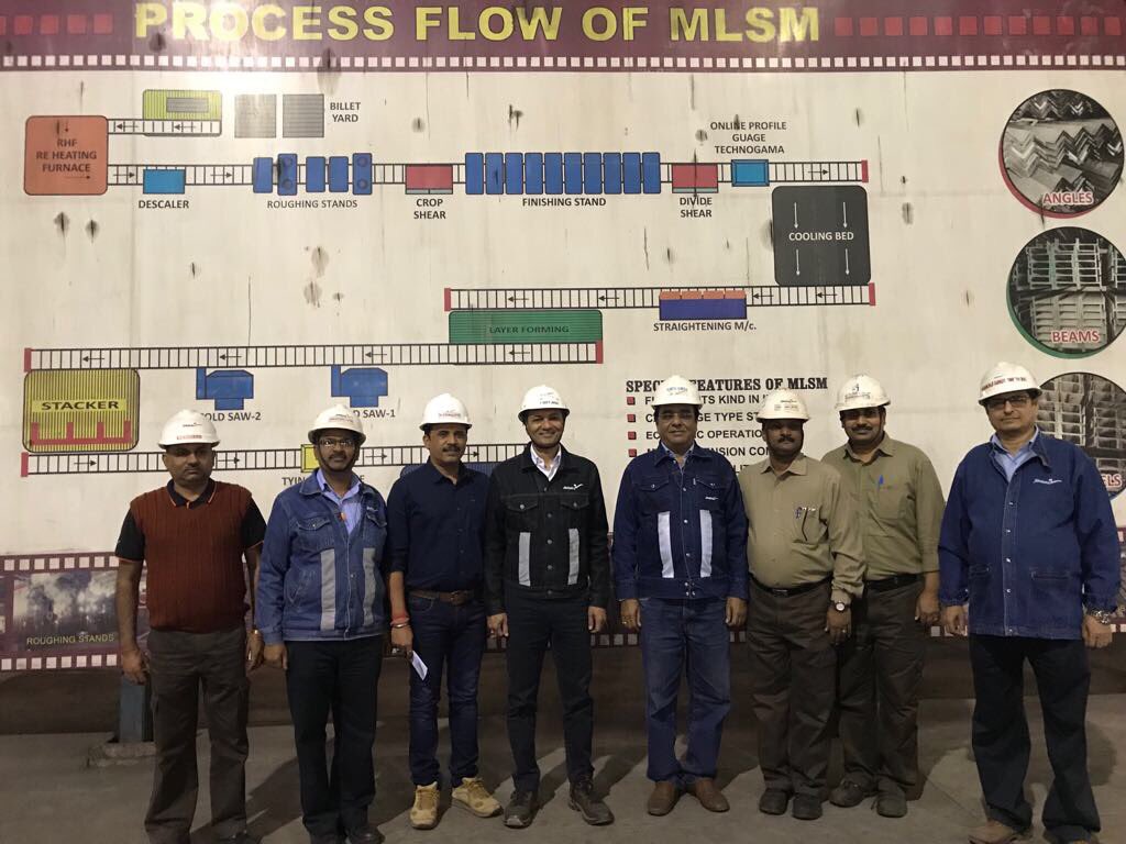 MPNaveenJindal's tweet photo. With MLSM , Medium and Light Section Mill team @JSPLCorporate Raigarh plant .. https://t.co/JuAdtF9MtT