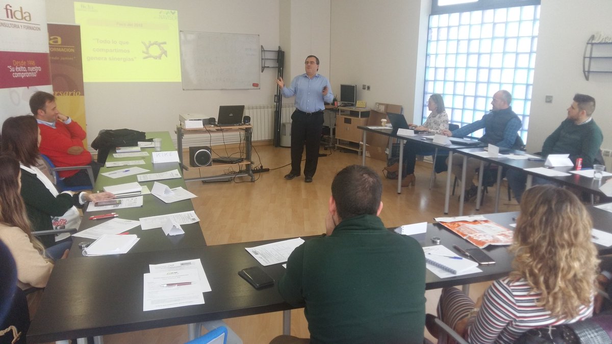 <a href="/ChemaFida/">Chema Martinez</a> <a href="/FIDACONSULTORES/">FIDA Consultores</a> compartiendo sesion formativa con equipo directivo <a href="/GrupoNaviser/">Grupo Naviser</a> para inicio estrategias 2018 "todo lo que compartimos genera sinergias"