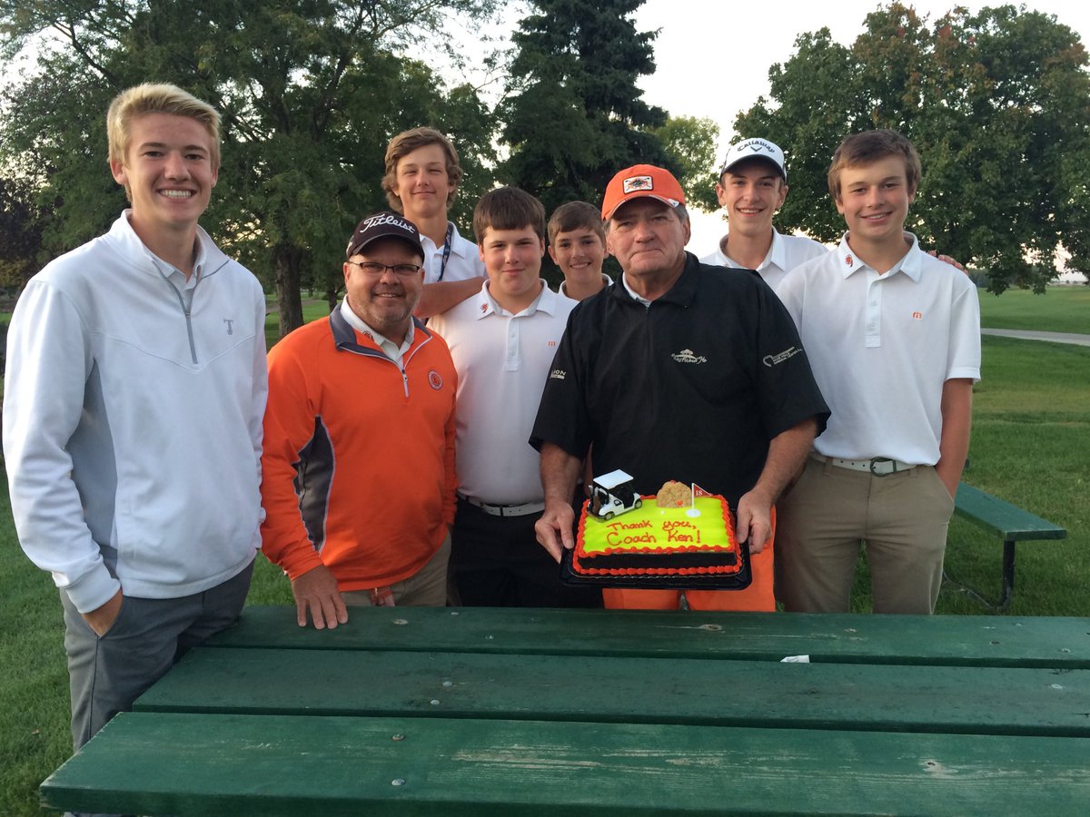Brian_Haenchen's tweet photo. “Ken, his heart was always in the right place and he cared a lot for these kids.” A story on former @golf_whs assistant coach Ken Martens, who passed away Monday morning. #ArgusPreps #SDPreps 📰: https://t.co/KUmzF0SOPd https://t.co/KpleJN90JV