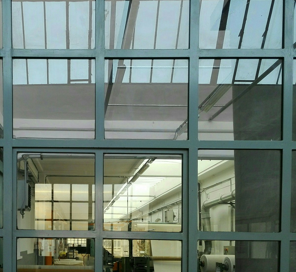 maxguarni70's tweet photo. Strange visions at @mtdinole #wip #textile #factory #industry #servingthebest #strangeview #window #glasses #square https://t.co/eyNGBtTmtE