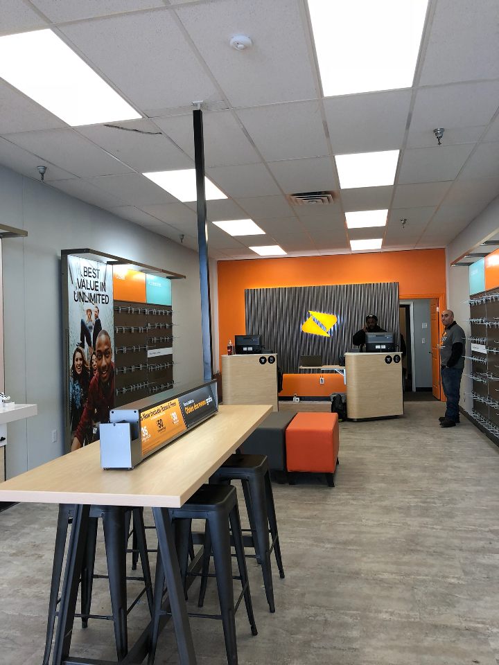 Congrats to the <a href="/Mobileoneteam/">Mobile One Wireless</a> on the opening of your newest <a href="/boostmobile/">Boost Mobile</a> store at 523 W Broadway, Minneapolis!! #greatpartners