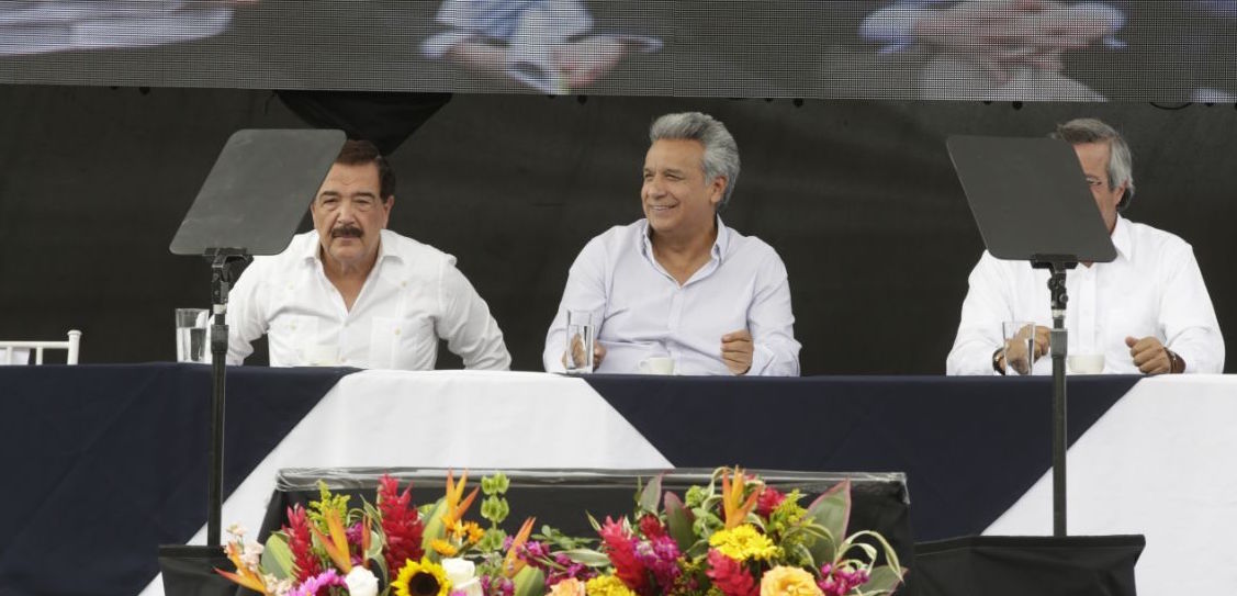 Presidencia_Ec's tweet photo. “Me da alegría ver que los diálogos empiezan a dar frutos en obras y acciones para los ciudadanos del país entero”, @Lenin Moreno #CumplimosConGuayaquil https://t.co/trF87bvw3l