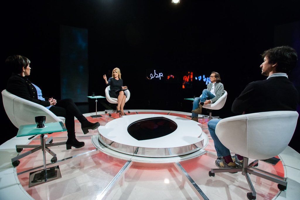 Este domingo a las 22:25 estarán en <a href="/Version_TVE/">Versión Española</a> el Dr. Pablo Iglesias y @carloscarlos74 para hablar de #LosDemásDías y los #CuidadosPaliativos Se emitirá "Amador" de @LeonAranoa ¡No te lo pierdas!