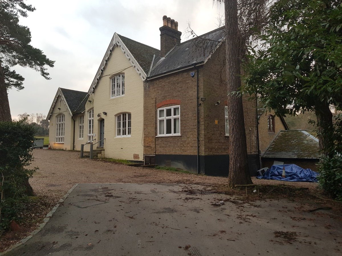 APCBuilding's tweet photo. APC Building Services are pleased to have successfully commenced works on a new development in Keston, Kent. The project involves the conversion of an existing office development, into 11 luxury self-contained residential units. https://t.co/lAfBSsj0Yy