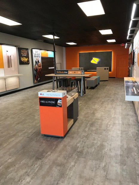 Congrats to the World of Communications team on the opening of their newest <a href="/boostmobile/">Boost Mobile</a> store at 651 Carlyle Ave Ste F, Belleville, IL!! #greatpartners