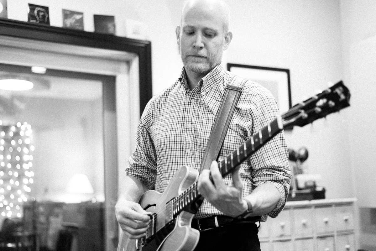 winstonsdog's tweet photo. @59seconds recording guitars for a new @winstonsdog song #LocalMusic #Housener https://t.co/mJpoVqQcmp