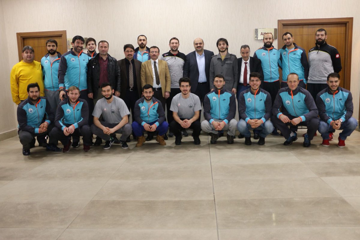 muhammedcevdet's tweet photo. Pazar Günü Oynayacağımız Antalya Serik Belediyespor Maçı Öncesi Termalspor Yönetimi ve Oyuncularıyla Bir Araya Geldik. Tüm Hemşehrilerimizi Maça Bekliyoruz. https://t.co/vOmaoTuQW3