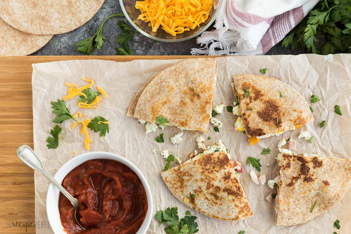TheRecipeRebel's tweet image. An easy, healthy breakfast, brunch or brinner! Make Ahead Breakfast Quesadillas with @BurnbraeFarms RECIPE -- buff.ly/2DH9oSF -- #simpleresolutions #ad