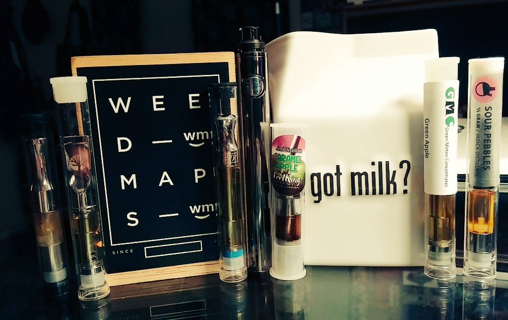 slowxmoxpanda's tweet photo. Motivated &amp; excited to do a new #Cannabis #Concentrates Cartridge Review Vlog!! Fingers crossed my body cooperates!!
🍀🔥✌🐼💨💜
#Spoonie #Weedtuber #SpoonieLife #ChronicLife #MMJ #VapePens #Distillate #THC #CBD #DabPen #FlavRx #PlatinumVape #TreetopLabs #ErrlKing #GreenMitten https://t.co/53VpNUapMn