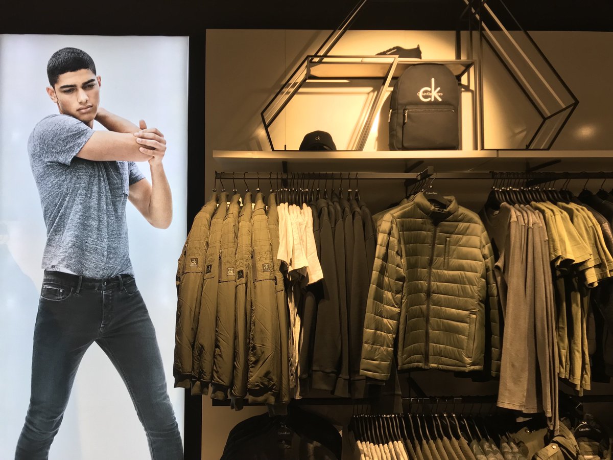 FoxTownOutlet's tweet photo. Nuovi ed accattivanti gli allestimenti #ckjeans https://t.co/V0nKaiGiVW