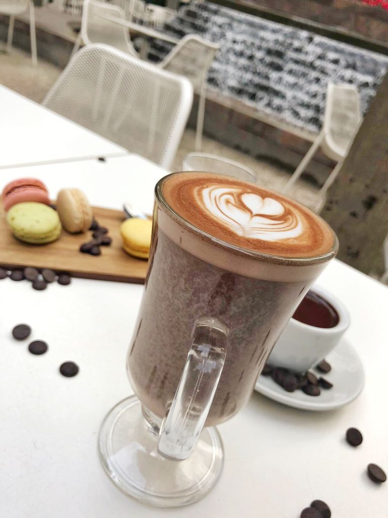 Cafe_Brera's tweet photo. Meet the new star at cafe Brera! Brera Airy Hot Chocolate!
classic smooth hot chocolate: pure melted 70% rich chocolate + creamy milk.
mmmm..... Sounds a perfect treat for lunch time!
#coffeeshop #brera #canarywharf #coffeeinstyle #hotchocolatelove #chocolate #choco #chocolove https://t.co/AxwBsYZHxw