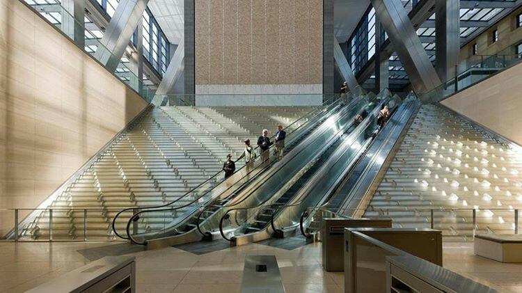 Hearst Tower Atrium: Diagonal escalators are set in a 2-story chilled waterfall connecting the street level to the internal plaza #architecture #engineering #design: 
instagram.com/p/Beadk4BnOzi/…