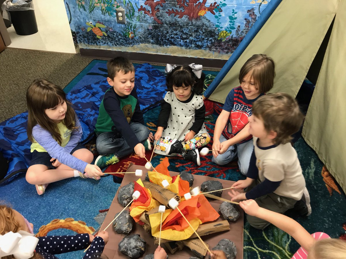 LrnCommonsSGE's tweet photo. Who says you can’t make s’mores in the Learning Commons?! We love our preschool friends! https://t.co/cImV4Iuvdz