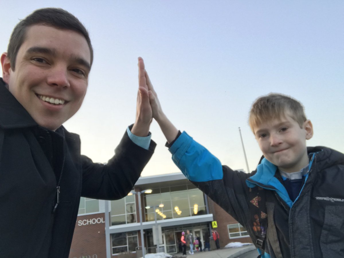 JsePrincipal's tweet photo. Happy Friday! Gunnar is excited because he has worked hard all marking period to reach his AR goal! Today we celebrate him and all the other Ss who reached their goals! #JSE180 https://t.co/FgyqFEo8JB