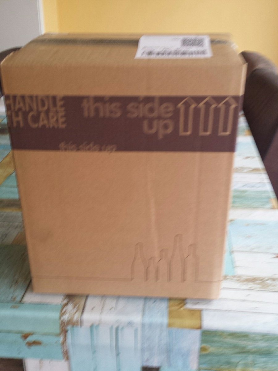 Daar gaat de 1e bestelling via Brew to Eu. Ook daar zijn onze bieren verkrijgbaar.