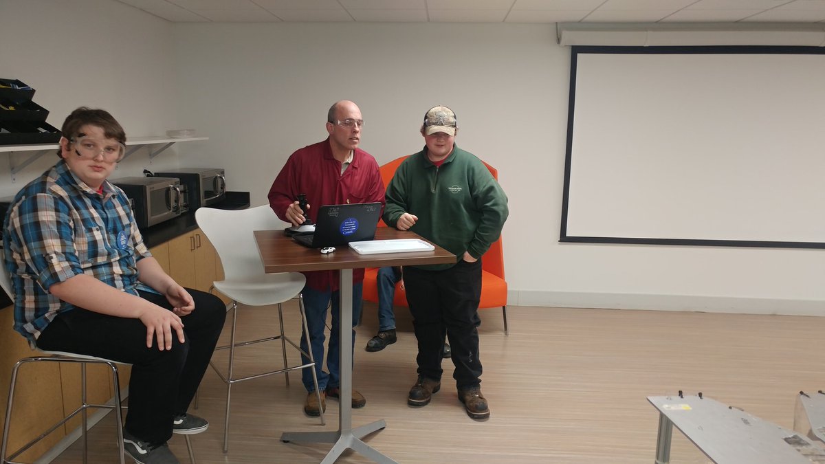HillcatRobotics's tweet photo. Showing Osram employee how to drive the robot.  #hdhspride #hillcat robotics https://t.co/Ozihu9TCJF