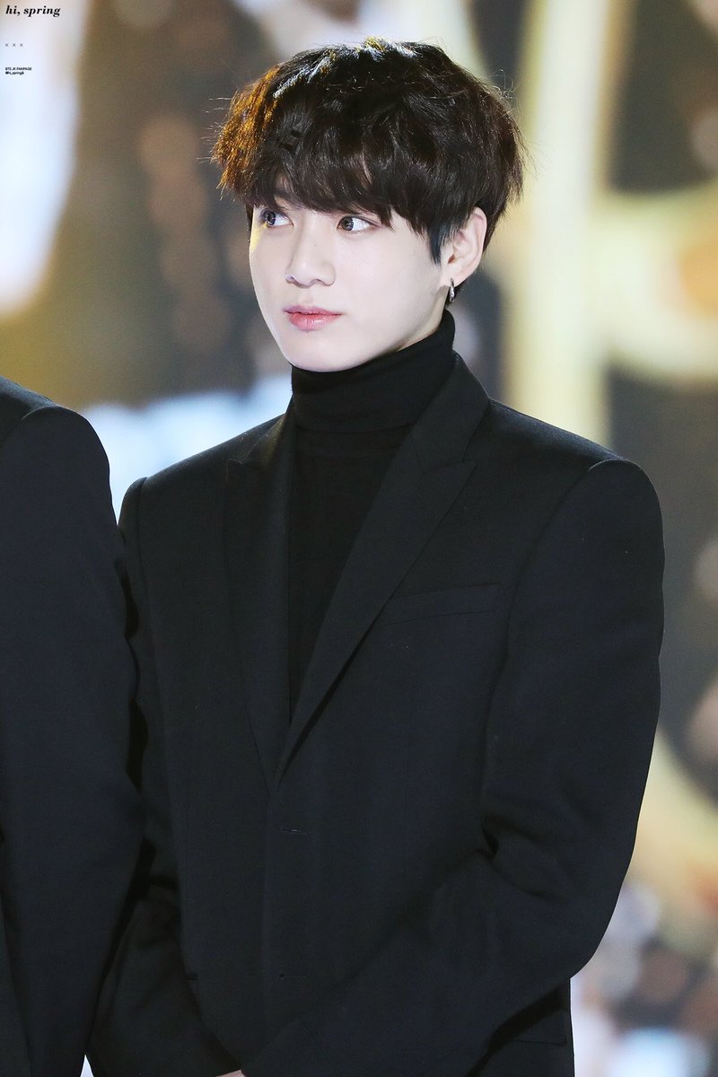 97HouseOfBTS's tweet photo. EXTREMELY HANDSOME 😍❤
 
@BTS_twt #iHeartAwards #BestFanArmy #BTSARMY https://t.co/VdbGf9oF5B