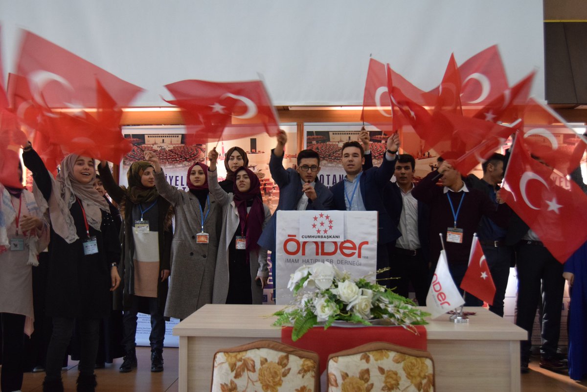ÖNDER (@onderihl) on Twitter photo Parti kurdular, seçim kampanyası düzenlediler ve seçime katıldılar. Seçimi sonuçları açıklanınca hükümet kurdular. Ardından Afrin'i tartıştılar. İktidar da muhalefet de vardı, tartışmalarda heyecan yüksekti. Ancak kalp kırmadılar, kötü söz söylemediler. Birlik oldular. Parti kurdular, seçim kampanyası düzenlediler ve seçime katıldılar. Seçimi sonuçları açıklanınca hükümet kurdular. Ardından Afrin'i tartıştılar. İktidar da muhalefet de vardı, tartışmalarda heyecan yüksekti. Ancak kalp kırmadılar, kötü söz söylemediler. Birlik oldular.