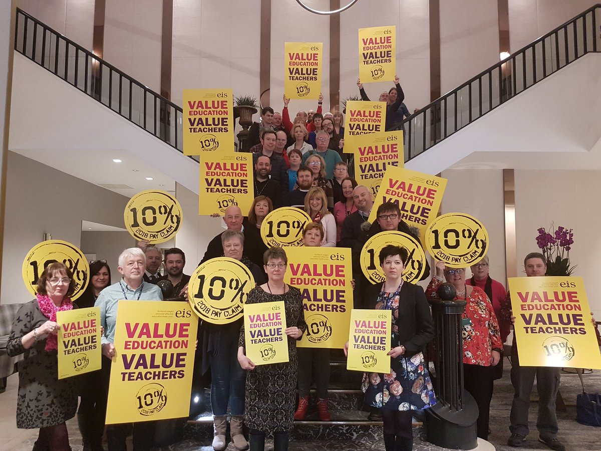 EISUnion's tweet photo. Teachers launch the 2018 Pay Campaign - Value Education, Value Teachers - at today's EIS Council meeting. See https://t.co/ASiTkd59nc for info. #ValueEducationValueTeachers
#eisValueEducation
#eisValueTeachers https://t.co/lrBa0tiCOB